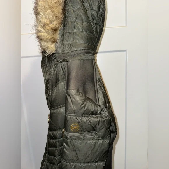 Michael Kors Women's packable Puffer Jacket with Fur Trim - Picture 4 of 12
